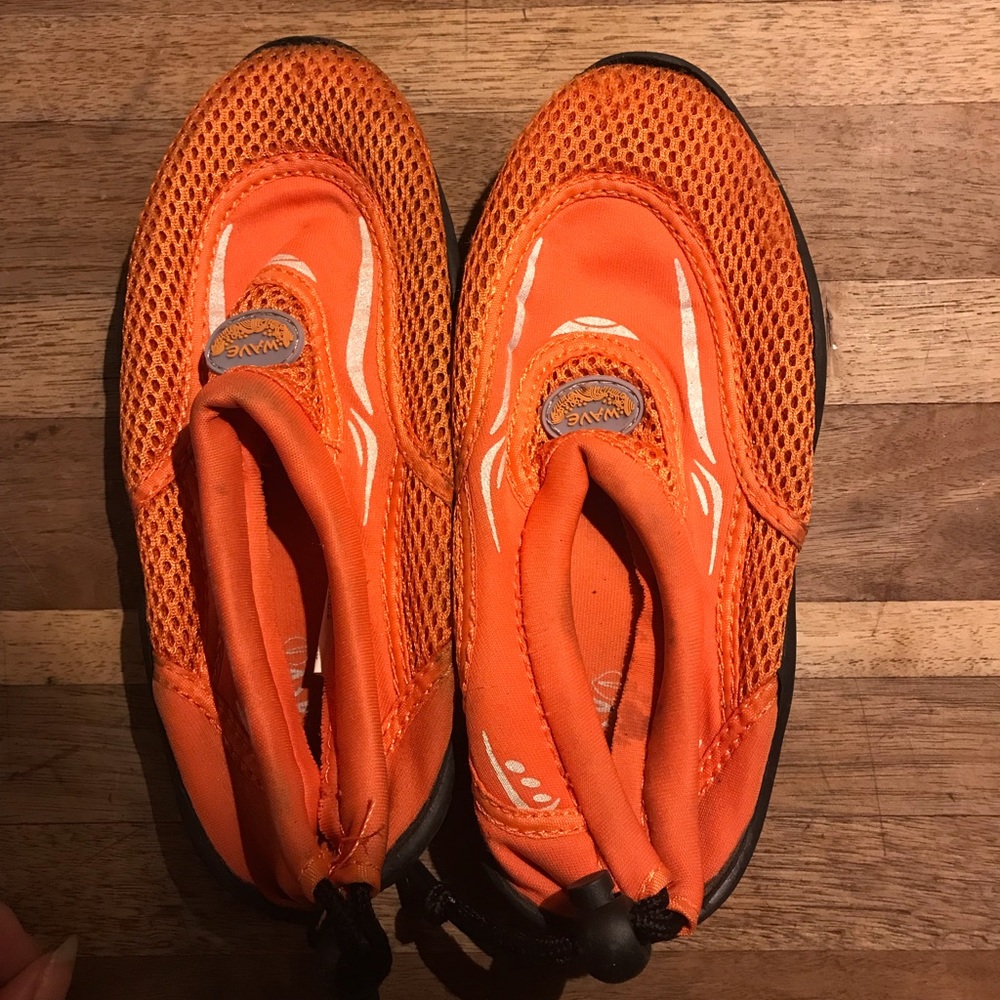 Kids water shoes size 2